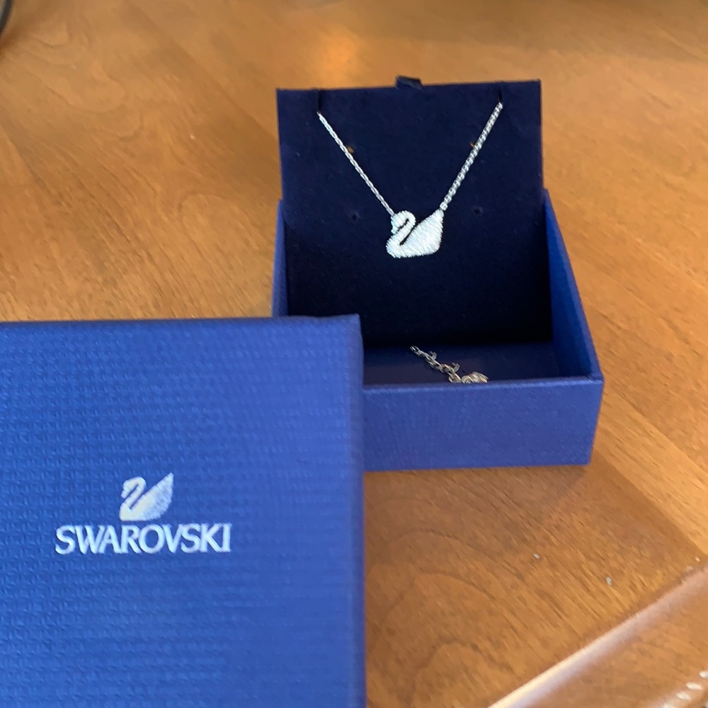 Swarovski crystal swan necklace